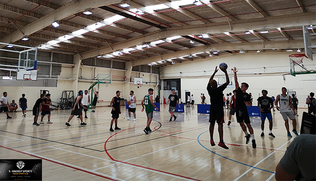 adult-play-basketball-match